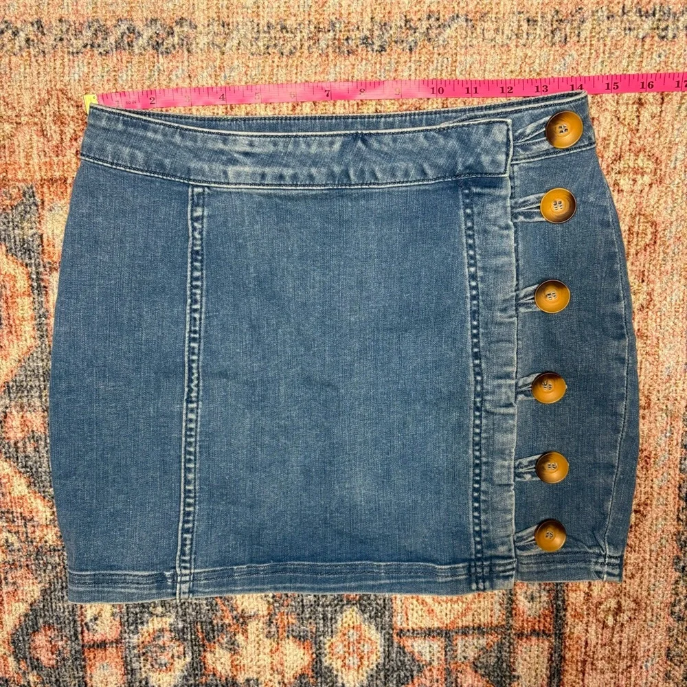 Free People Little Daisies Denim Mini Skirt size 2